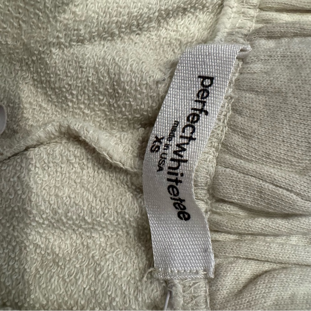 Women's Cream Shorts - Picture 3 of 4